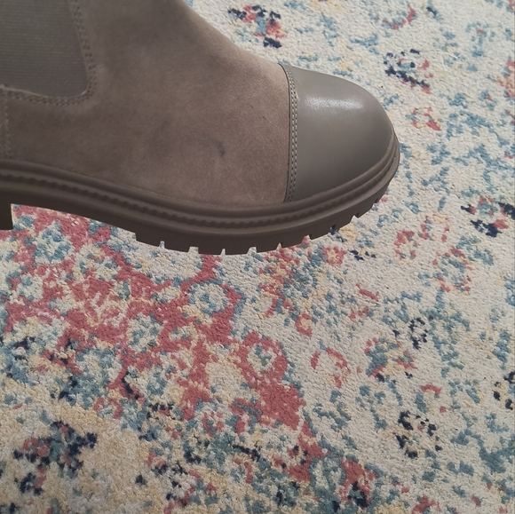 Steve Madden Suede Leather Chelsea Boots - Picture 4 of 5
